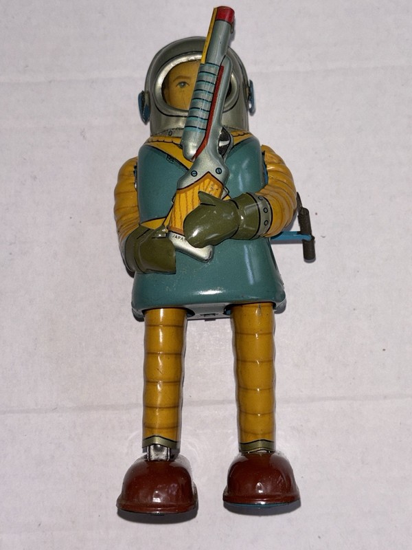 RARE HAJI “SPACE TROOPER” ROBOT 1956 COMPLETE WITH ORIGINAL RIFLE & BOX