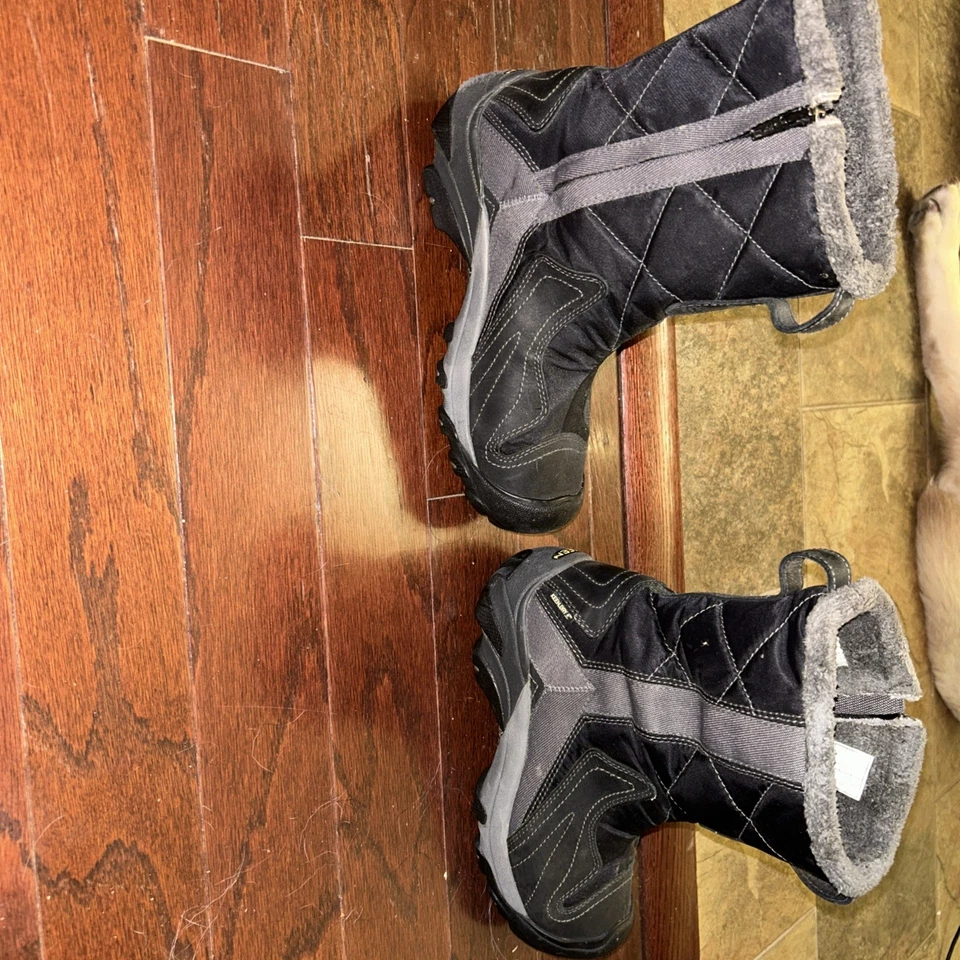 KEEN Betty Women Sz 5.5 Winter 200g Insulated Dry WP Zip Boot Boots Black Gray - Image 1 of 4