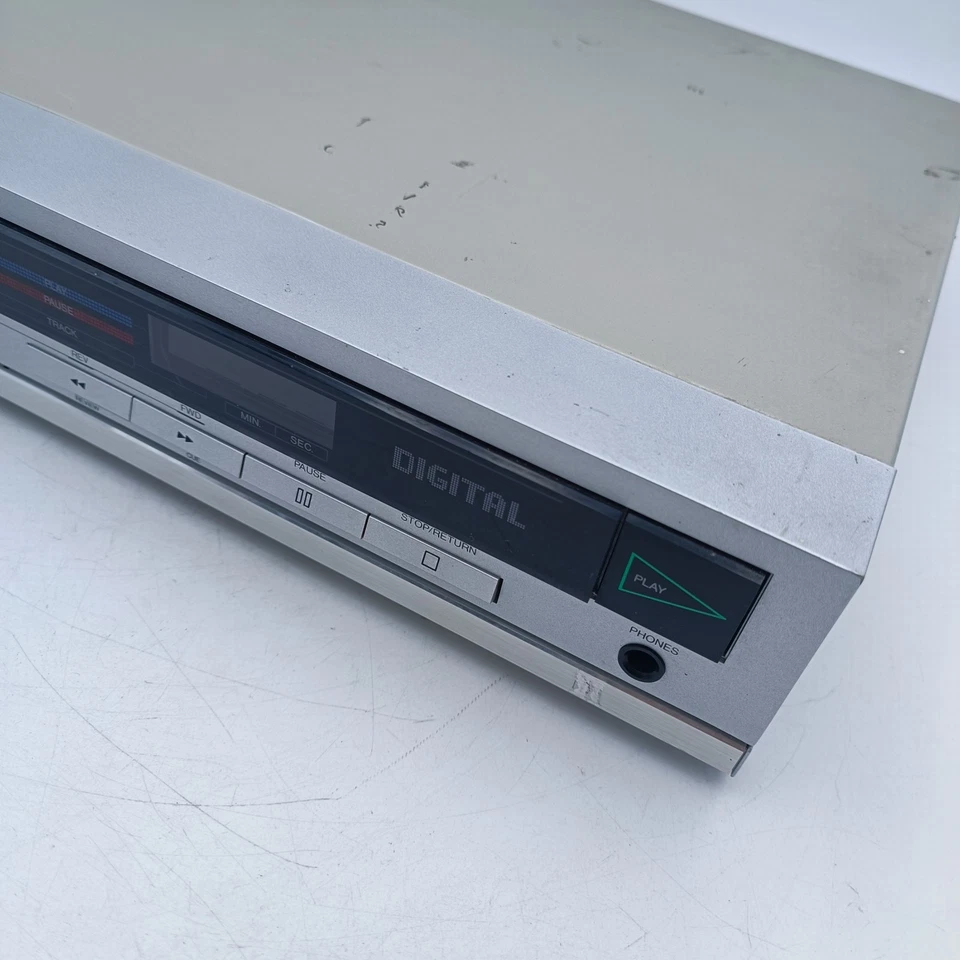 Sharp DX-610 H(S) Compact Disc Digital Audio Player 110-240V 18W DX 610 - Image 2 of 4