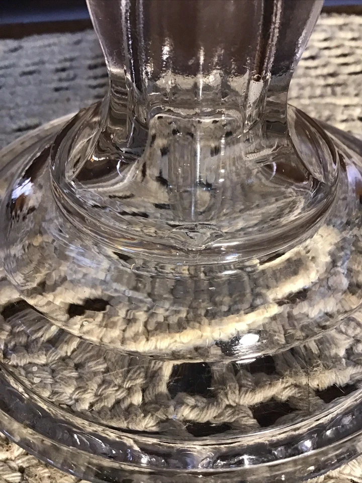 "Antigua lámpara de aceite de vidrio con pedestal ornamentado de 17"" 1872 con mecha" Foto 2 de 4