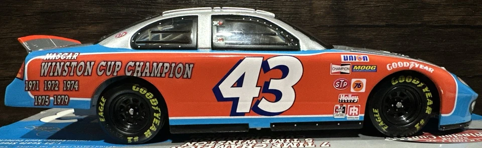 Richard Petty #43 STP Winston Cup Victory Lap 2003 1/24 acción Nascar diecast Foto 4 de 4