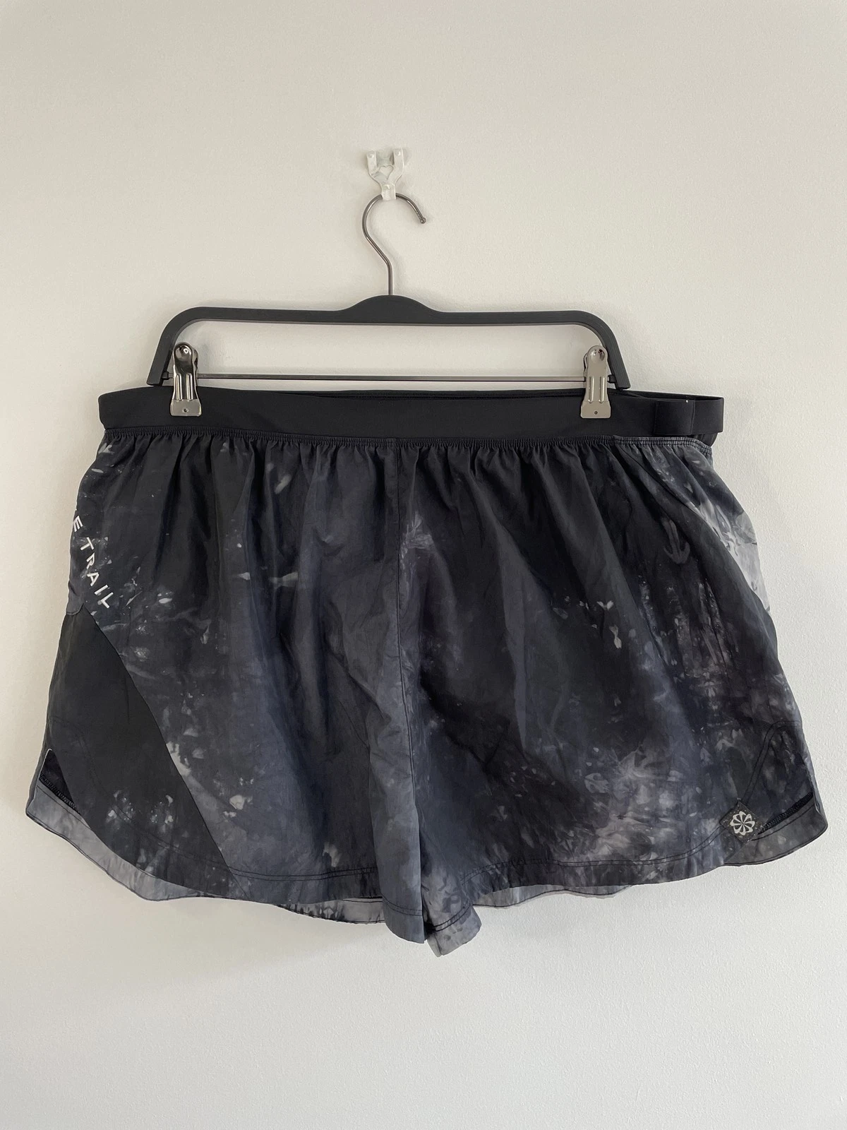 Nike Trail Running Shorts Women's XL Athletic Pockets Quick Dry, Grey Tie Dye
Opens in a new window 