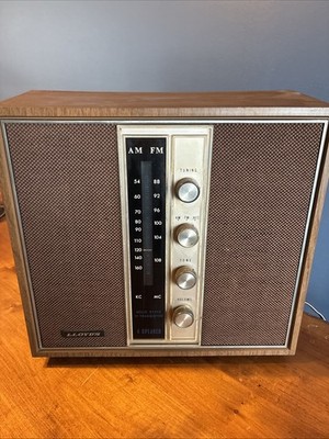 Lloyds Solid State 11 Transistor 4 Speaker Vintage And Works!!!  