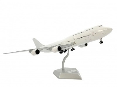 SQ Wings Boeing 747-8 Blank white Model 1:200 Modellflugzeug