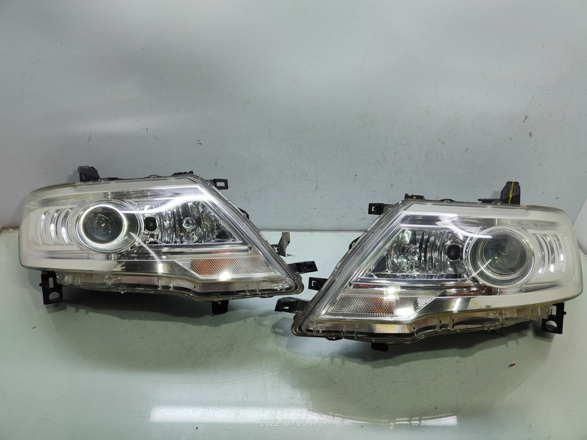 2008-2010 JDM Nissan Serena C25 Front PROJECTOR XENON HID