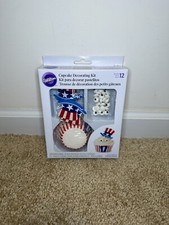 WILTON CUPCAKE DECORATING KIT DECORATES 12 BRAND NEW