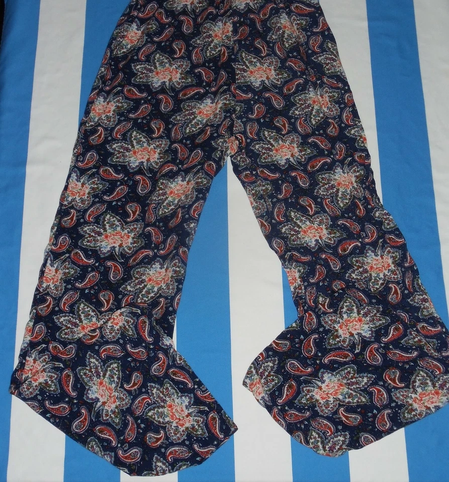 Macacão Feminino Júnior Charlotte Russe Azul Floral Tamanho P Roupa Uma Peça - Imagem 4 de 4