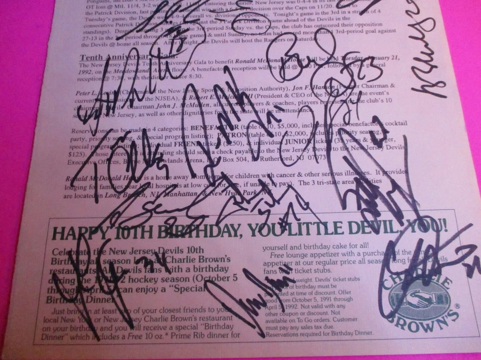 1991-92 Nueva Jersey Devil's Equipo Completo Autógrafo Firmado 11"x8.5" - HOFs Stars Automático Foto 3 de 3