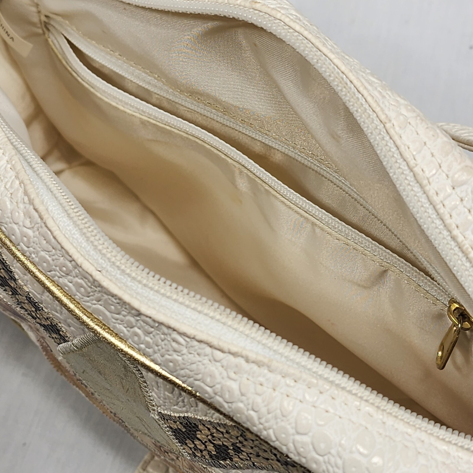 Vintage White Patchwork Purse - image 13