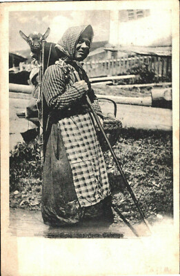 Lisa and Else coming from the field 1903