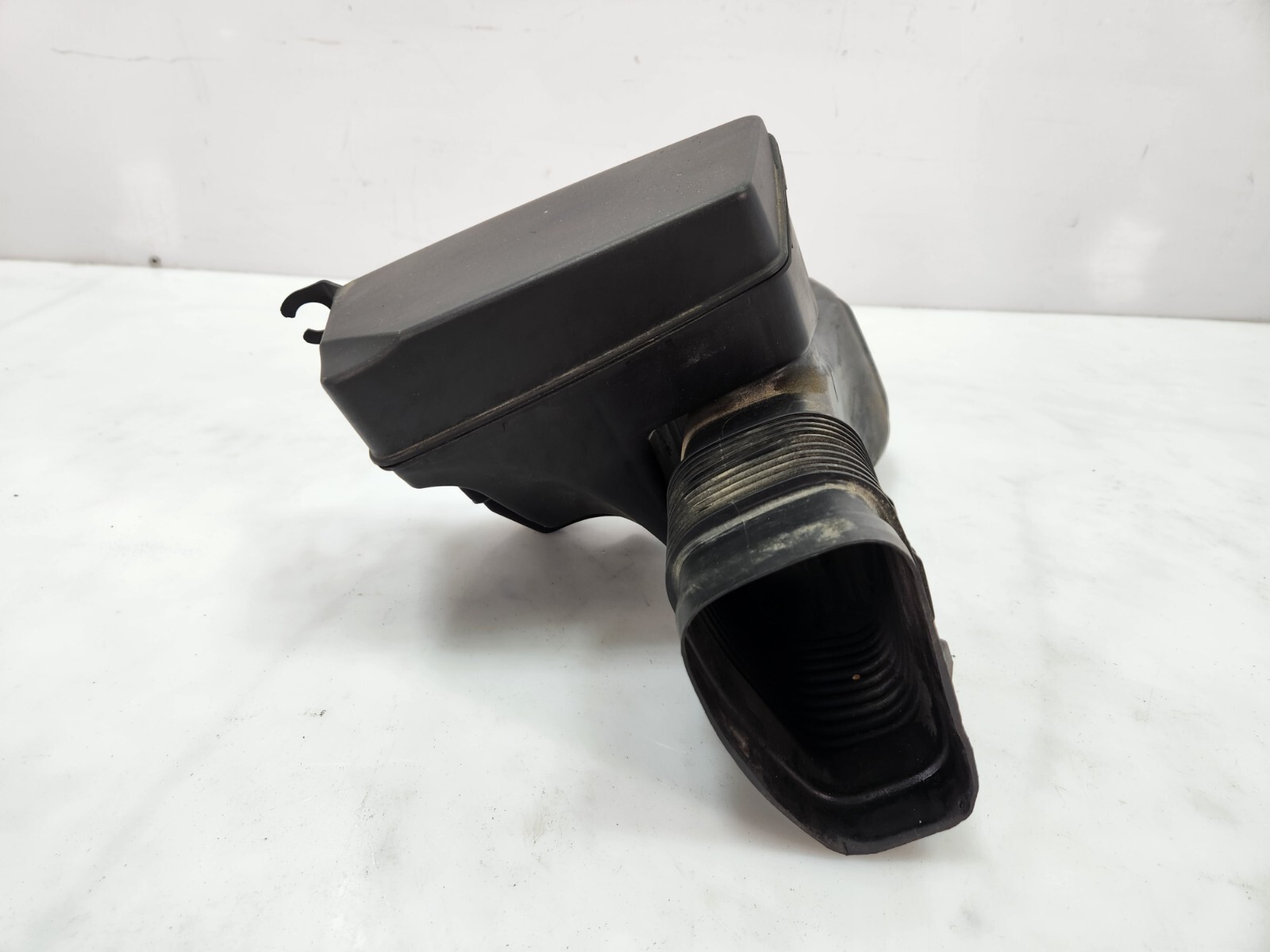 ✅ 10-14 OEM Rolls-Royce Ghost RR4 Right Passenger Air Cleaner Filter Box Duct