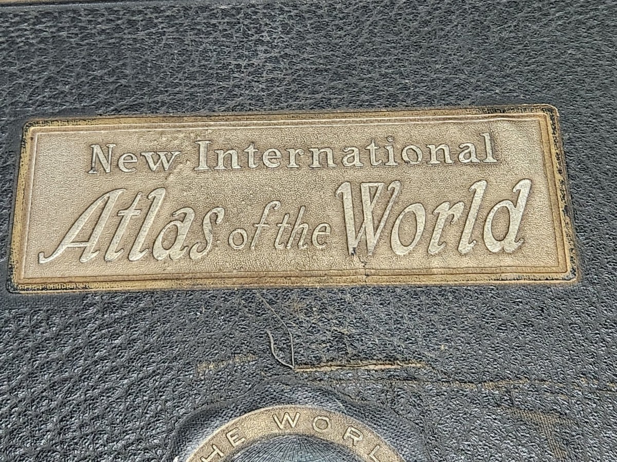 The New International Atlas ハードカバー 地図 The New International Atlas ハードカバー 地図 The New