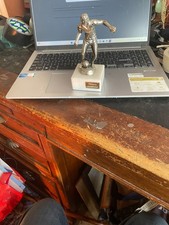 NICE FOOTBALLER STATUE PREMIER CHAMPIONS SILVER COLOUR ON ONYX BASE