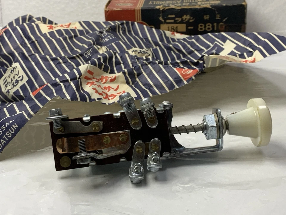 Interruptor de luz de caminhão Nissan novo NOS Datsun 210 211 310 312 320 embalagem na caixa - Imagem 4 de 4