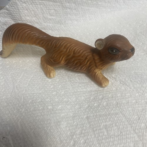 Unbranded Ceramic Brown Squirrel Wall Hanging 9 1/2" Figurine Japan 1960's