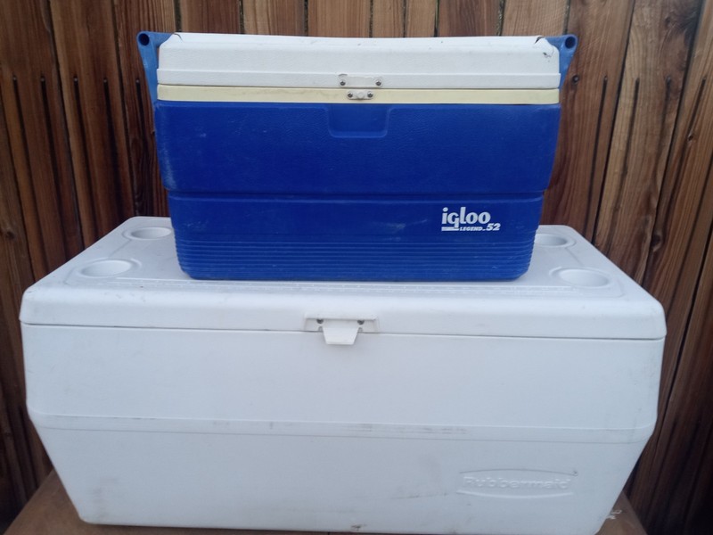 Large Rubbermaid white Ice Chest/Cooler and Medium Igloo blue/white cooler