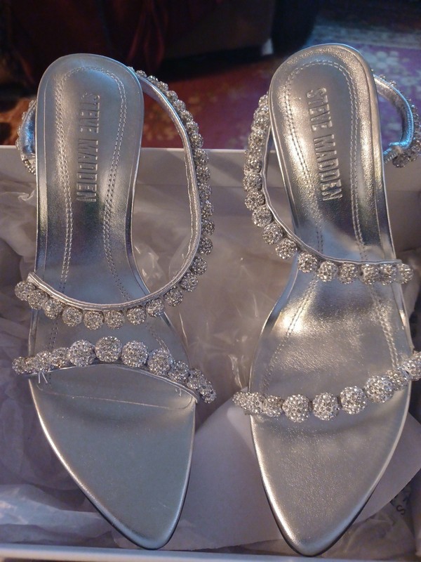 Steve Madden  Silver Crystal Heels w/ beaded Rhinestone  in box Wedding Formal