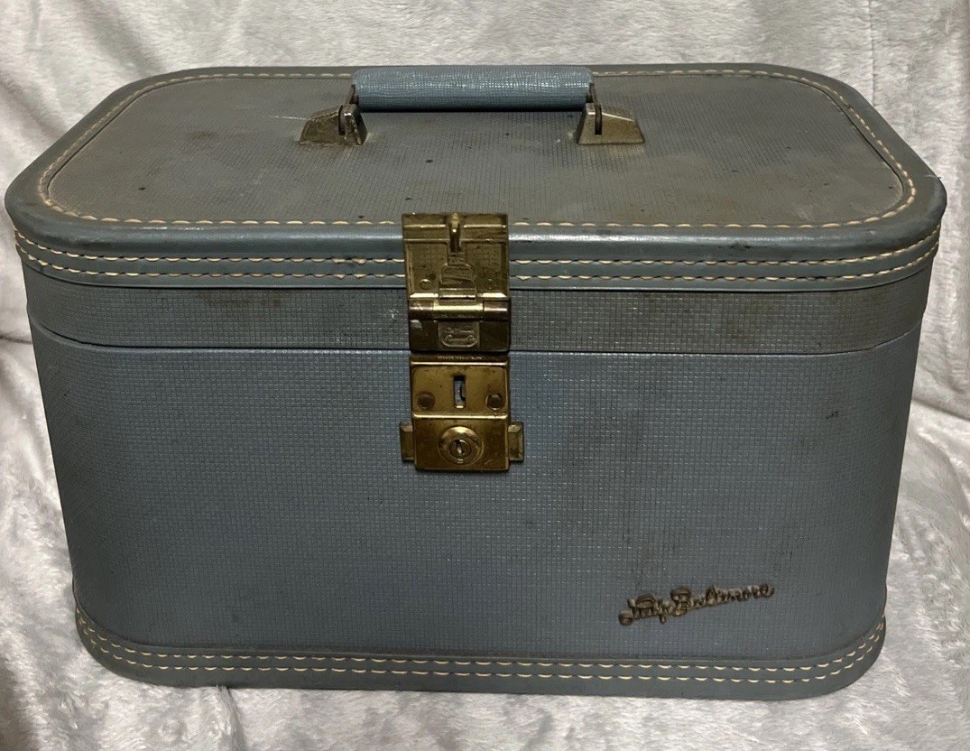 Vintage 50s Lady Baltimore Starline Powder Blue Train Case with