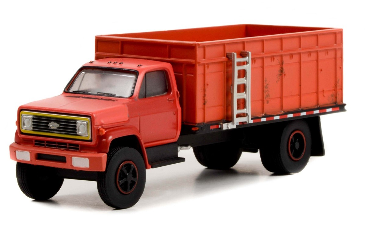 1:64 GreenLight *SD TRUCKS 13* WEAHTERED RED 1980 Chevrolet C70