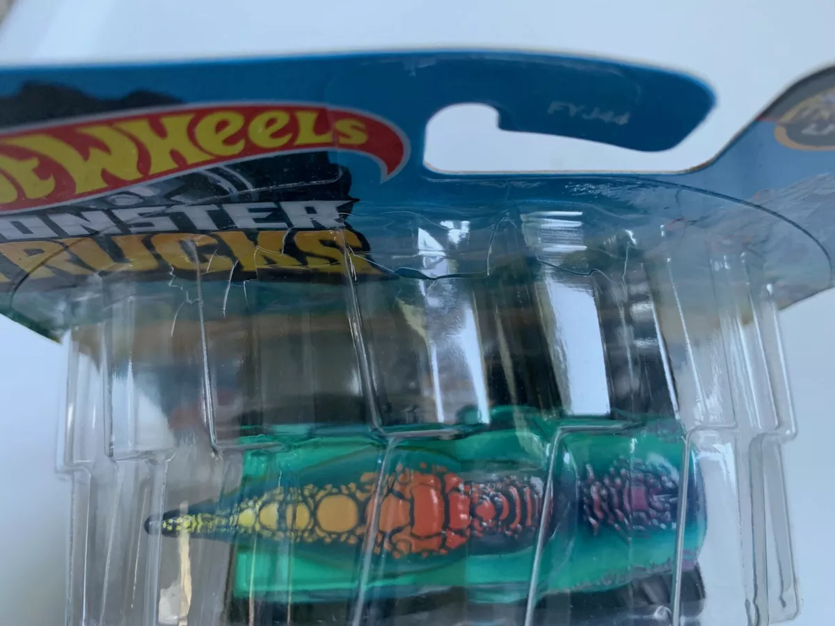 Hot Wheels Monster Trucks Mega Wrex, [1:64 Scale] Plus Re-Crushable 68/75 