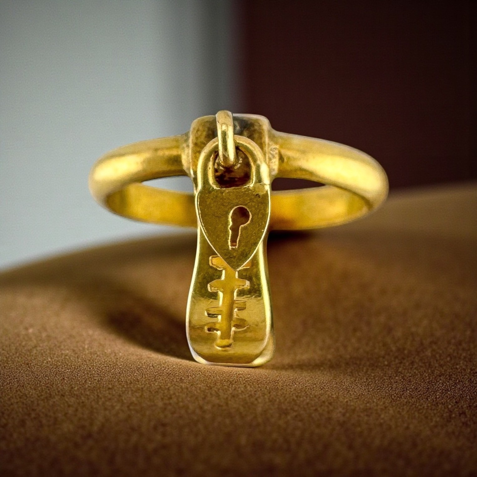 Vintage 18K Yellow Gold Chastity Belt Charm | Oddity Curiosity Jewelry 1.27g