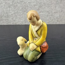Goebel HX82 E Kneeling Nativity Shepard Boy W...