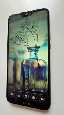 Huawei P20 lite - 64GB - schwarz    funktioniert   inkl. Hülle   ohne Ladegerät