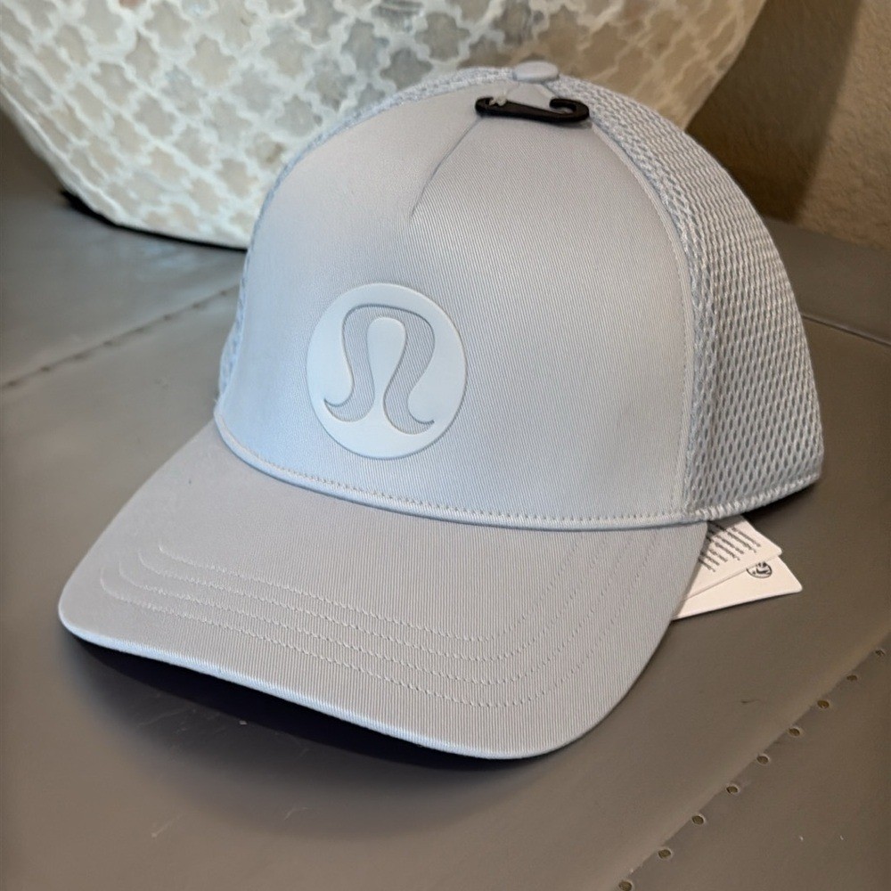 Lululemon Trucker Hat Logo L/XL NWT STARCH BLUE | eBay