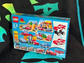 LEGO DUPLO 5815 DISNEY PIXAR CARS FLOS V8 CAFE MCQUEEN DOC BRAND NEW SEALED !!!!