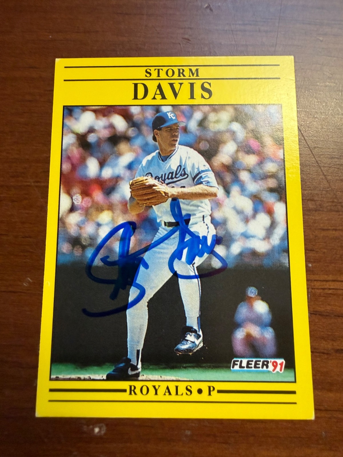 Signed 1991 Fleer - Storm Davis #556