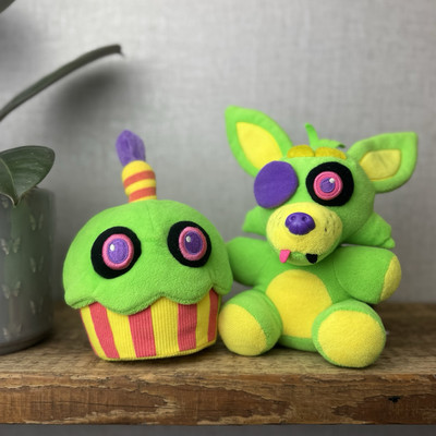 Official Five Nights at Freddys Funko Foxy & Cupcake Neon Green BlackLight 2017
