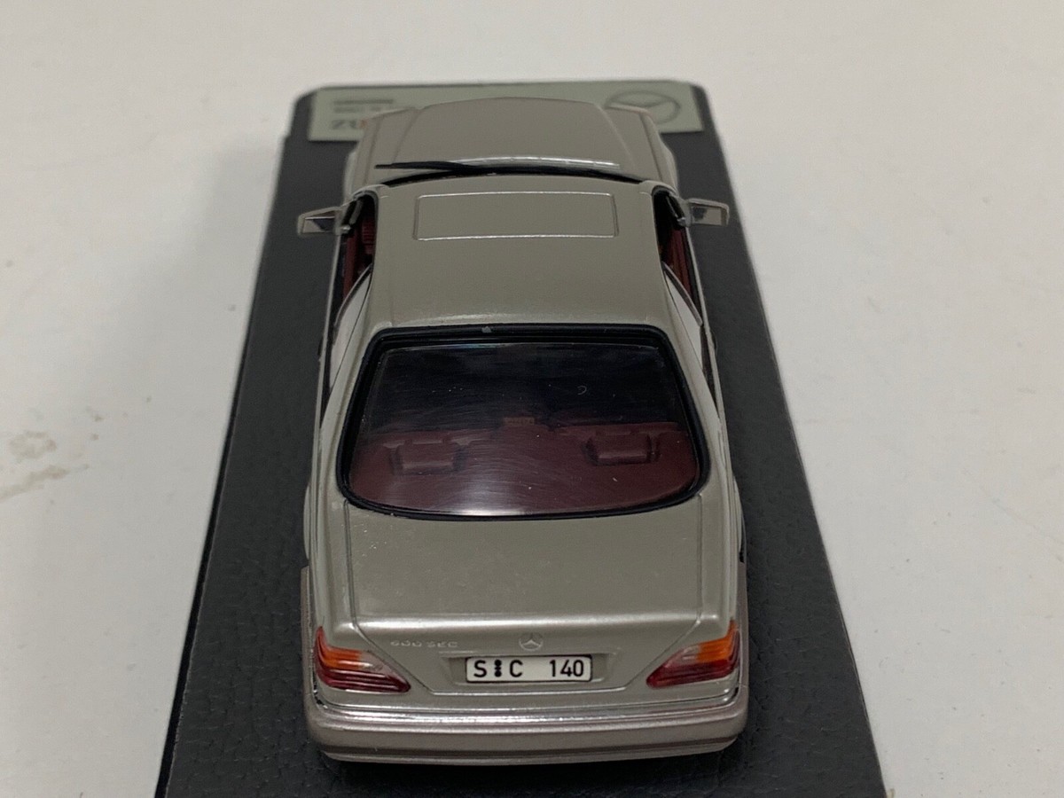 1/43 Minichamps Mercedes 600 SEC W140 1991 in Silver Leather base