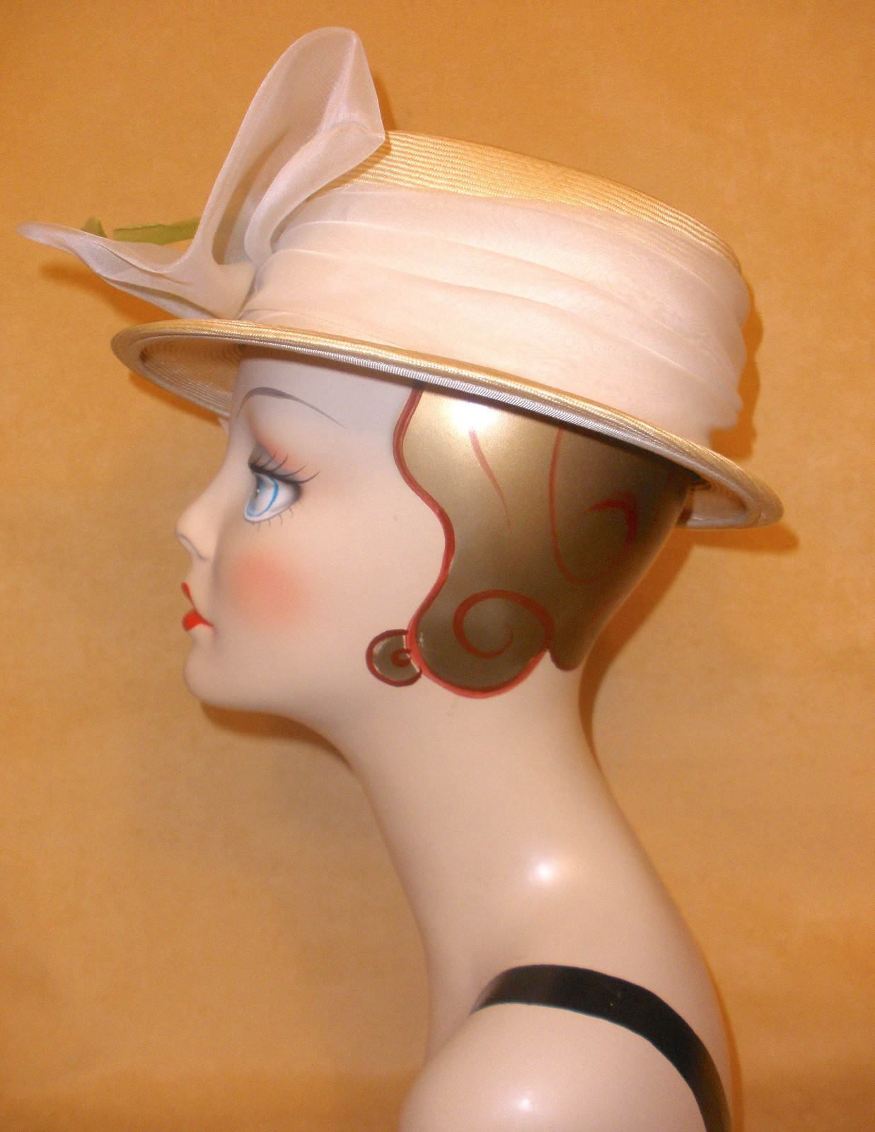 Cappello di paglia Yves Saint Laurent YSL crema con finiture e fiocco in organza bianca grande