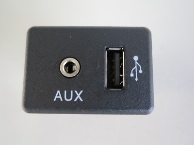ORGINAL AUX- und USB-Buchse für Nissan Micra K13/Note/E11/Note E12/Juke F15