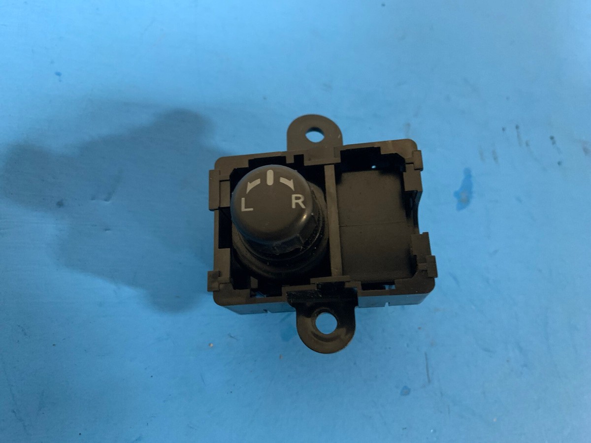 2003 2004 2005 2006 INFINITI G35 SIDE MIRROR CONTROL ADJUST SWITCH 