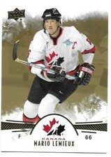 2016-17 UD Team Canada Juniors Hockey Gold Parallel 