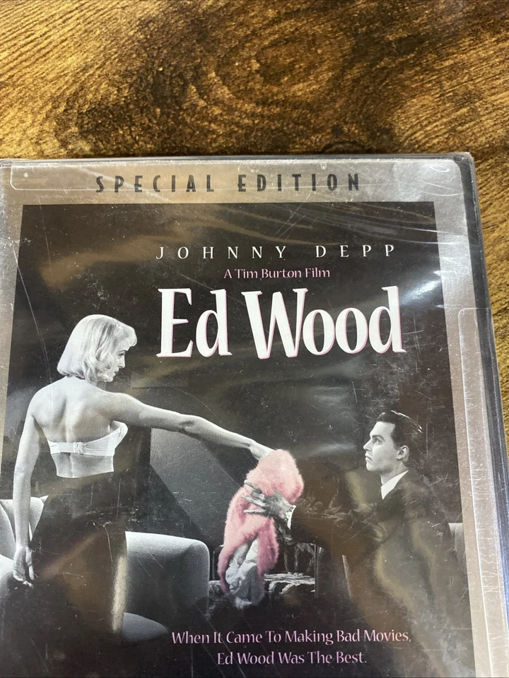 Ed Wood (Special Edition) DVDs - Image 2 of 4