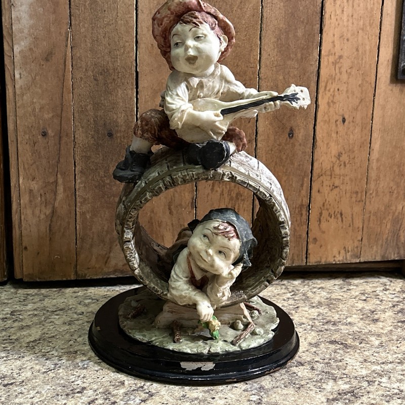 Vintage Florence Giuseppe Armani figurine “The Barrel”?? ADORABLE!!