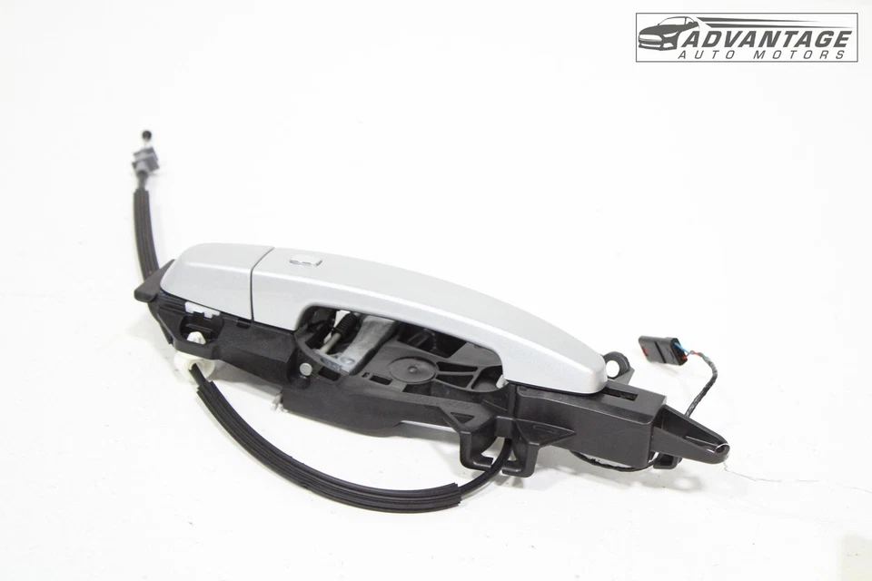 2018-2023 CHEVROLET TRAVERSE REAR LEFT SIDE EXTERIOR DOOR HANDLE & CABLE OEM - Image 2 of 4