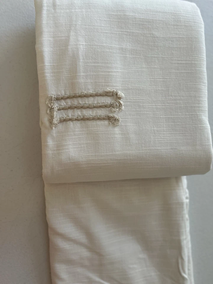 Pottery Barn Teen Bordada Mechona Blackout Cortina (1) 52”x96” Latte NUEVO SIN ETIQUETAS OB Foto 2 de 4