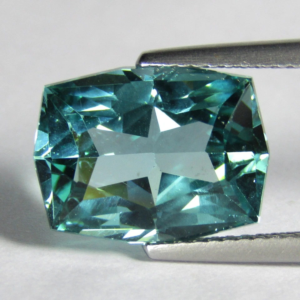 Cojín de apatita color verde menta de 6,70 quilates de instancia natural corte personalizado gema suelta Foto 2 de 4