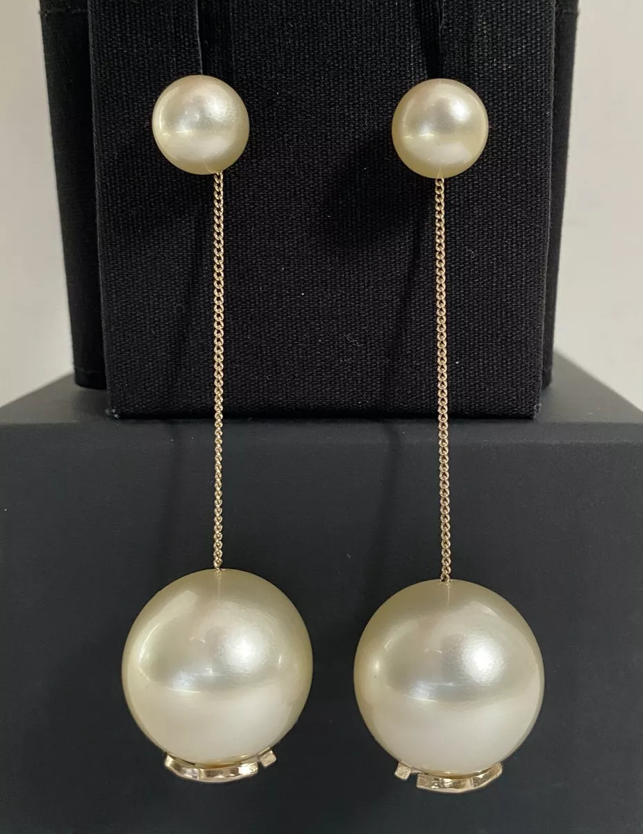 CHANEL - A21 S Dangle Drop Pearl CC Logo - Gold Earrings - BougieHabit