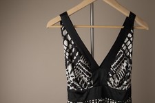 ECI Women Knee Length Dress Cocktail Evening Party Black and White sz 6