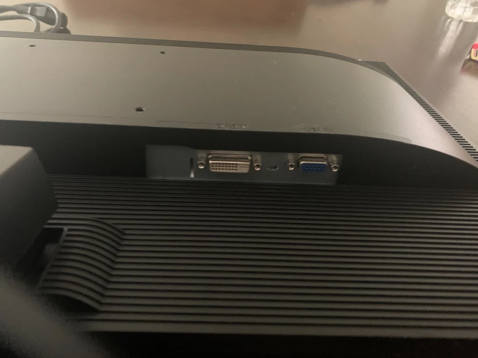 Monitors that are in good condition - includes power, input cords and stand. - Image 3 of 3