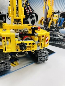 LEGO TECHNIC: Crawler Excavator (42006) Complete with Box, Instructions 2013