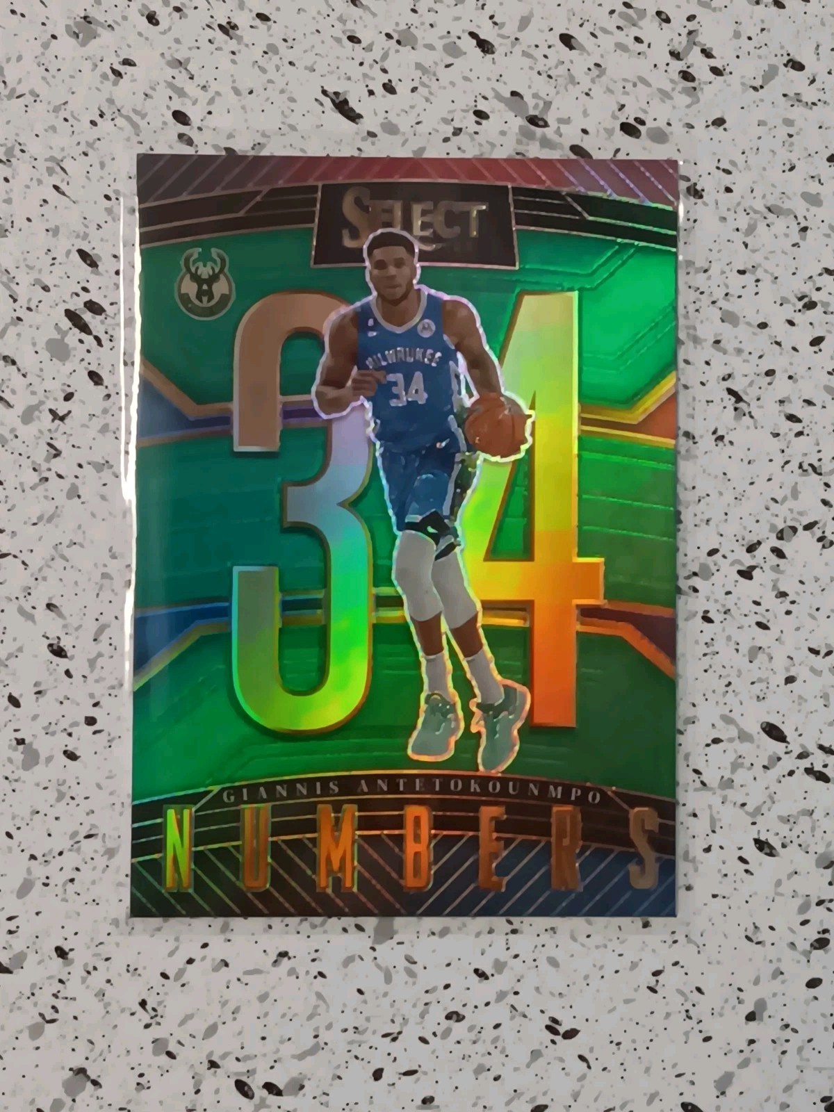 2022-23 Select #9 Giannis Antetokounmpo Numbers Green Prizm Bucks