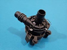 Pompe à eau Peugeot 3008