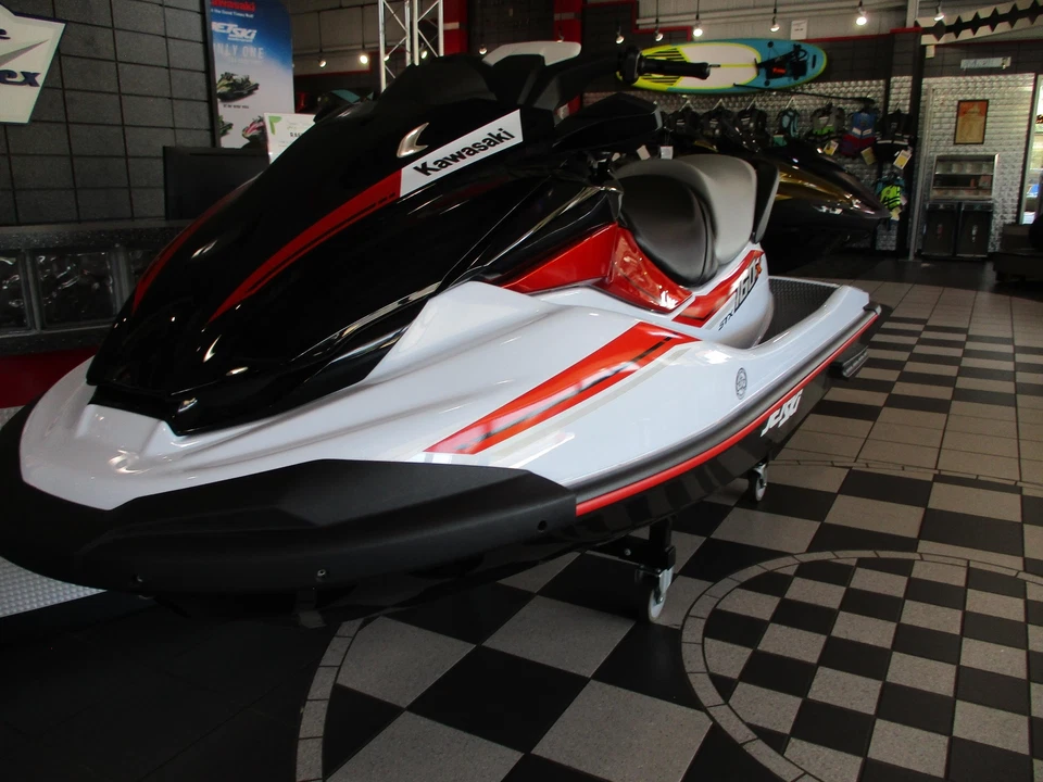 Moto acuática Kawasaki STX 160 X 2024 Foto 2 de 4