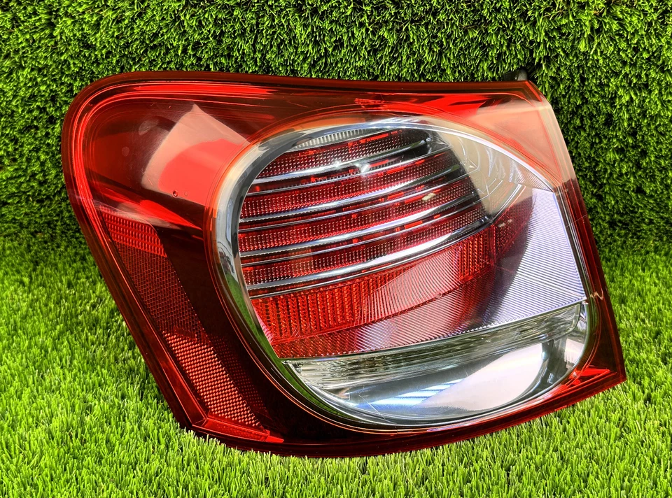 Juego completo de luces traseras LED híbridas Lexus GS350, GS450H 2006-2011 OEM usadas Foto 3 de 4