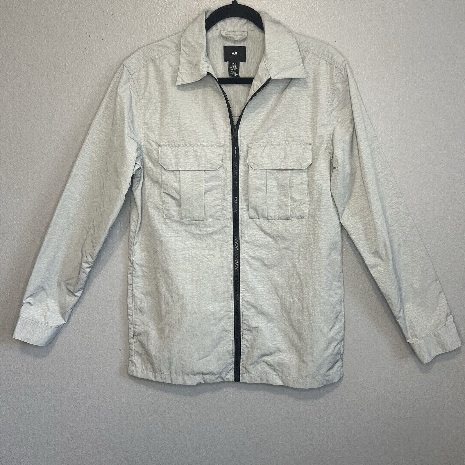 H&M Men's Size XS Windbreaker Jacket Full Zip Gray Pockets Athleisure Hipster